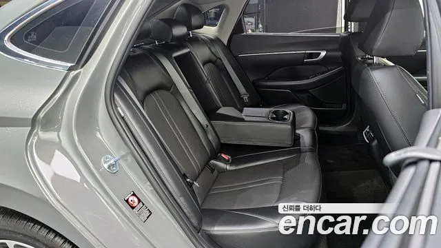 Hyundai Sonata 2021 — фото 17