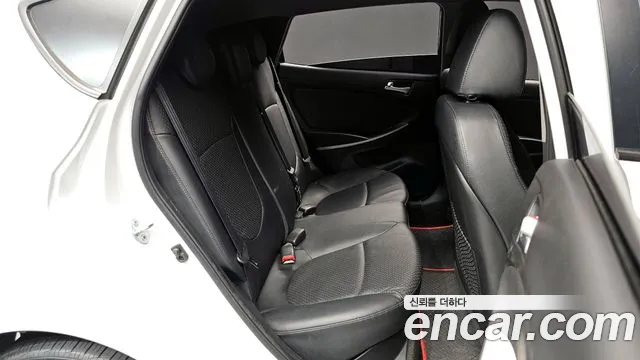 Hyundai Accent 2018 — фото 11