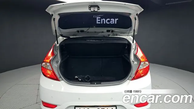 Hyundai Accent 2018 — фото 20