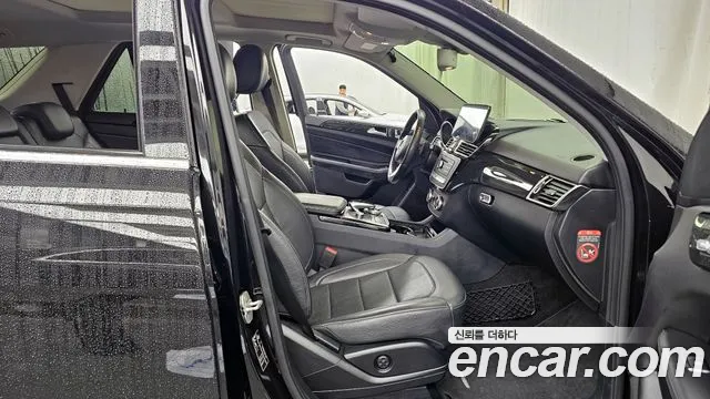 Mercedes-Benz GLE-Class 2017 — фото 11