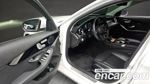 Mercedes-Benz C-Class 2020 — фото 13