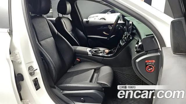 Mercedes-Benz C-Class 2020 — фото 16
