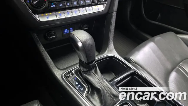 Hyundai Sonata 2018 — фото 12