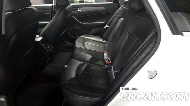 Hyundai Sonata 2018 — фото 18