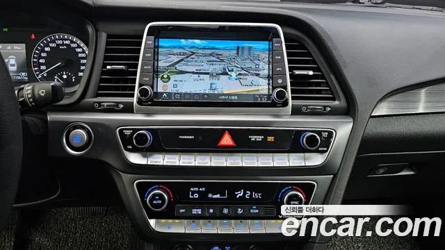 Hyundai Sonata 2018 — фото 20