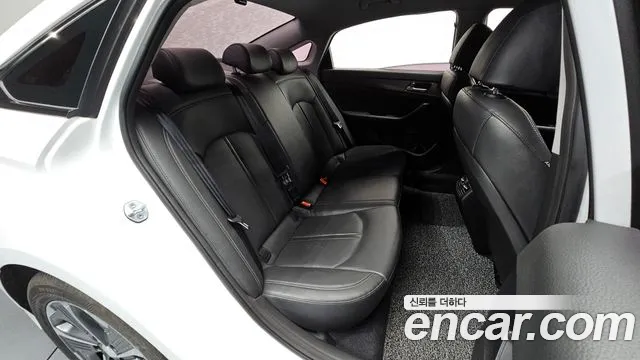 Hyundai Sonata 2018 — фото 16