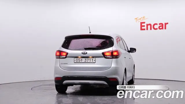 Kia Carens 2018 — фото 4