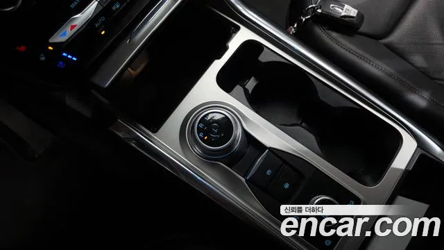 Ford Explorer 2022 — фото 11