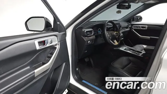 Ford Explorer 2022 — фото 12