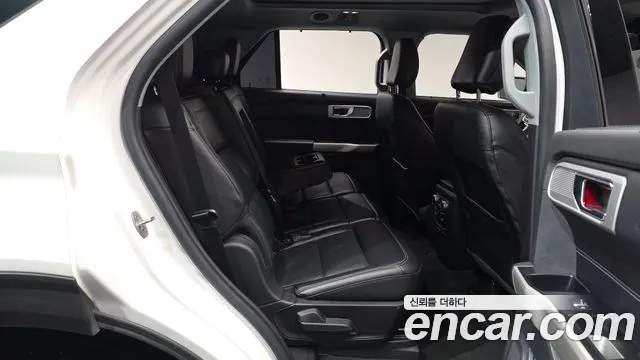 Ford Explorer 2022 — фото 16