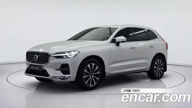 Volvo XC60 2023 — фото 1