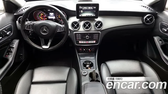Mercedes-Benz GLA-Class 2018 — фото 10