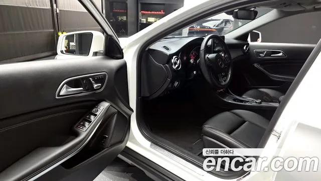 Mercedes-Benz GLA-Class 2018 — фото 13
