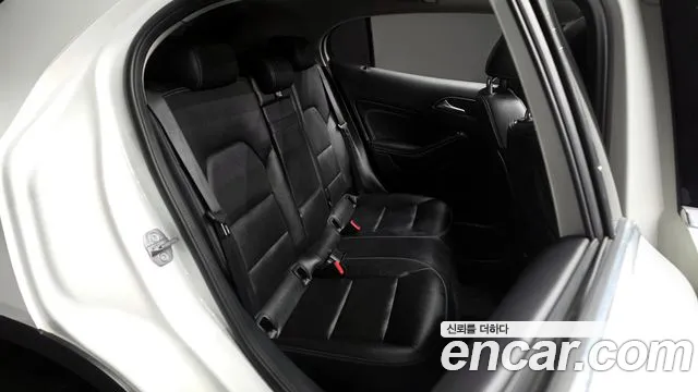 Mercedes-Benz GLA-Class 2018 — фото 17