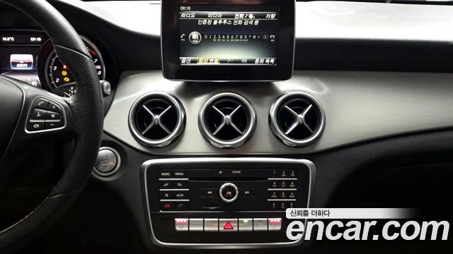 Mercedes-Benz GLA-Class 2018 — фото 19