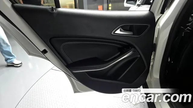 Mercedes-Benz GLA-Class 2018 — фото 15