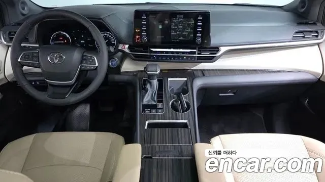 Toyota Sienna 2024 — фото 10