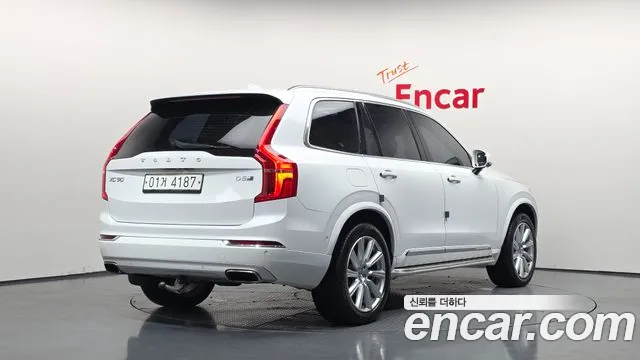Volvo XC90 2018 — фото 2
