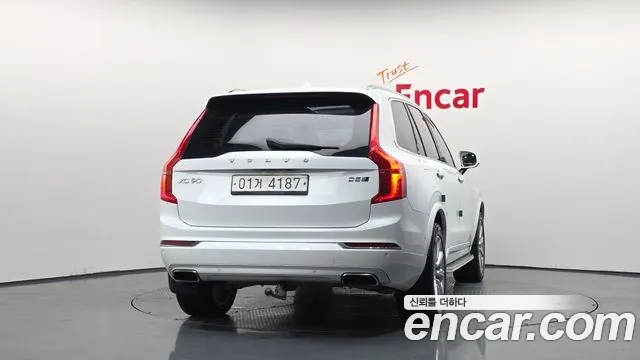 Volvo XC90 2018 — фото 4
