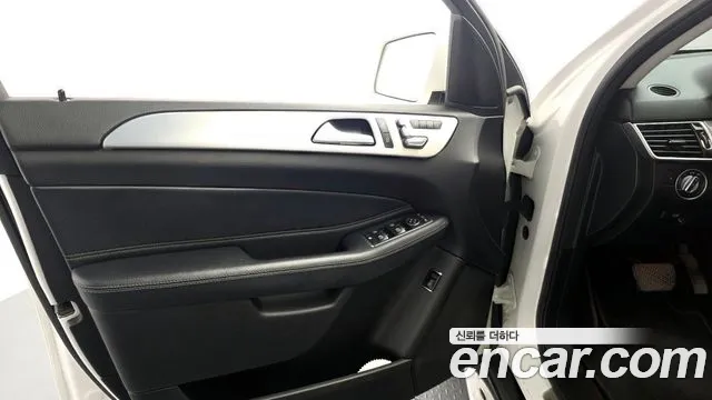 Mercedes-Benz GLE-Class 2018 — фото 14