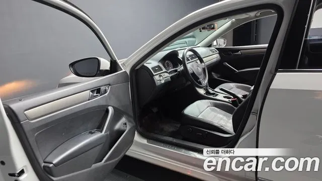 Volkswagen Passat 2015 — фото 10