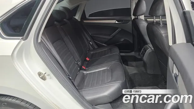 Volkswagen Passat 2015 — фото 12