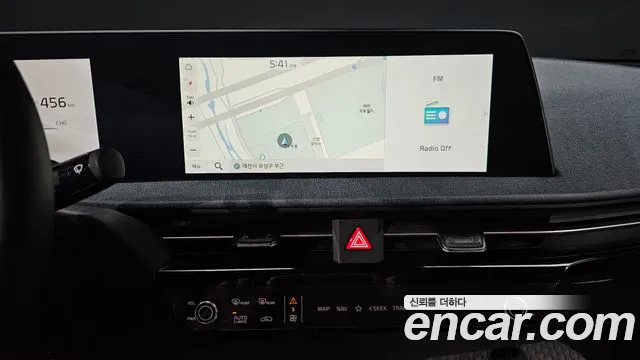 Kia EV6 2022 — фото 18