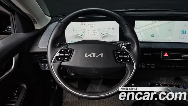 Kia EV6 2022 — фото 19