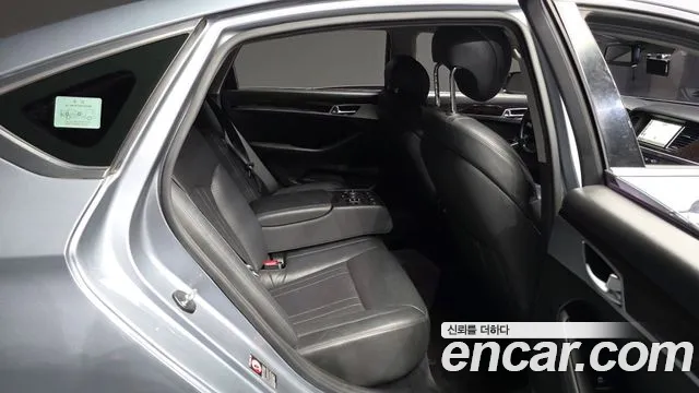Hyundai Genesis 2016 — фото 12