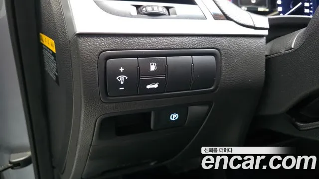 Hyundai Genesis 2016 — фото 18