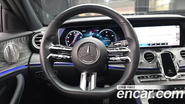 Mercedes-Benz E-Class 2022 — фото 19