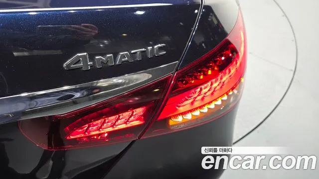 Mercedes-Benz E-Class 2022 — фото 9