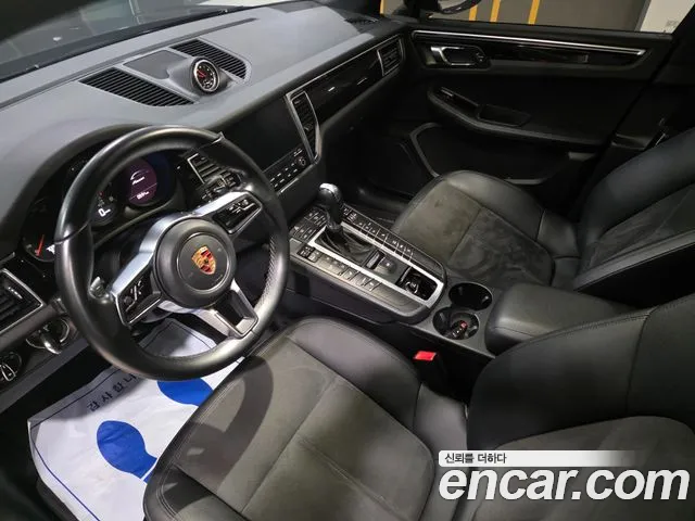 Porsche Macan 2018 — фото 10