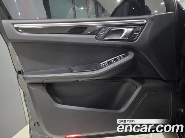 Porsche Macan 2018 — фото 12