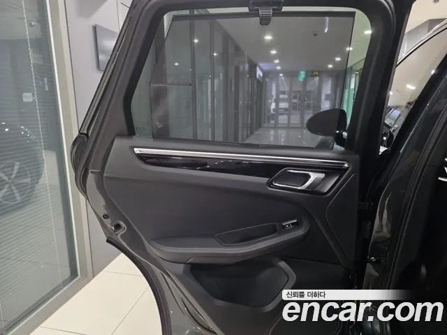 Porsche Macan 2018 — фото 13