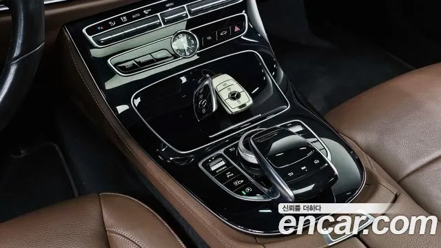 Mercedes-Benz E-Class 2019 — фото 11