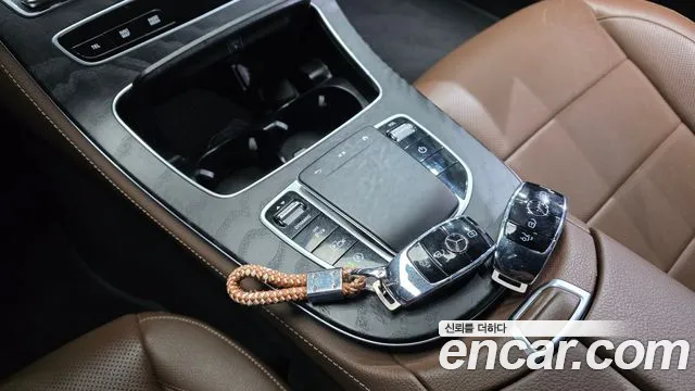 Mercedes-Benz E-Class 2021 — фото 12