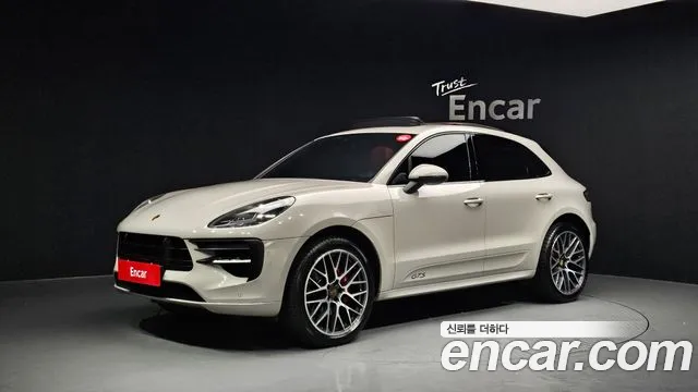 Porsche Macan 2021 — фото 1