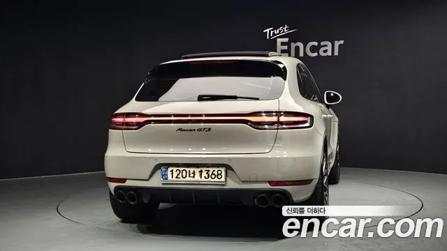 Porsche Macan 2021 — фото 4