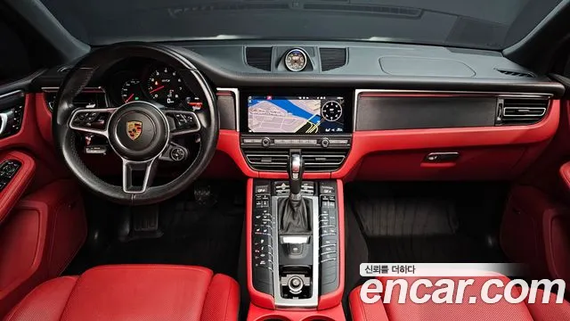 Porsche Macan 2021 — фото 10