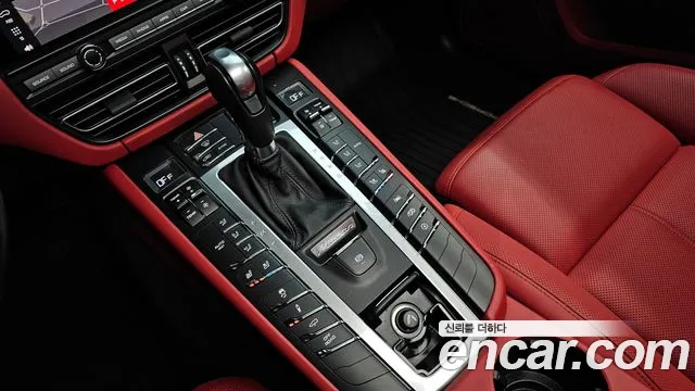 Porsche Macan 2021 — фото 12