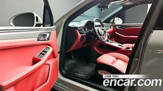 Porsche Macan 2021 — фото 13