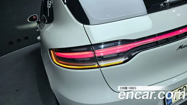 Porsche Macan 2021 — фото 9