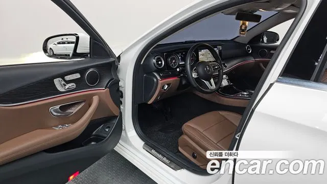 Mercedes-Benz E-Class 2020 — фото 13