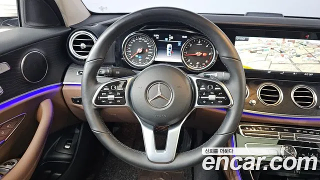 Mercedes-Benz E-Class 2020 — фото 18