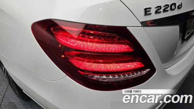 Mercedes-Benz E-Class 2020 — фото 9