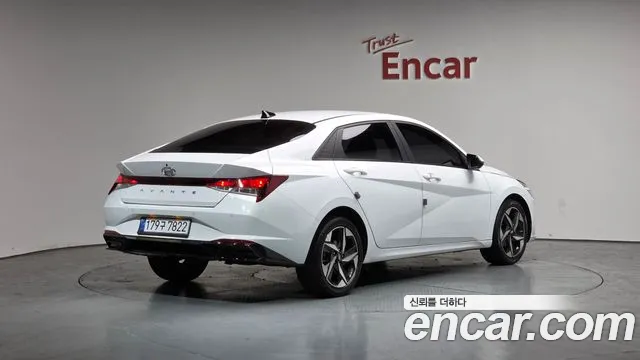Hyundai AVANTE 2021 — фото 2