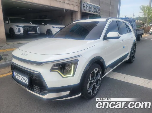 Kia Niro 2022 — фото 2
