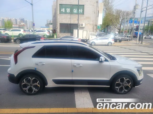 Kia Niro 2022 — фото 8