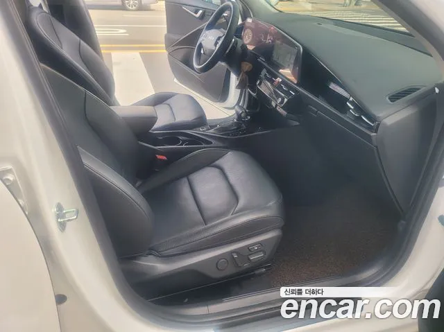 Kia Niro 2022 — фото 12
